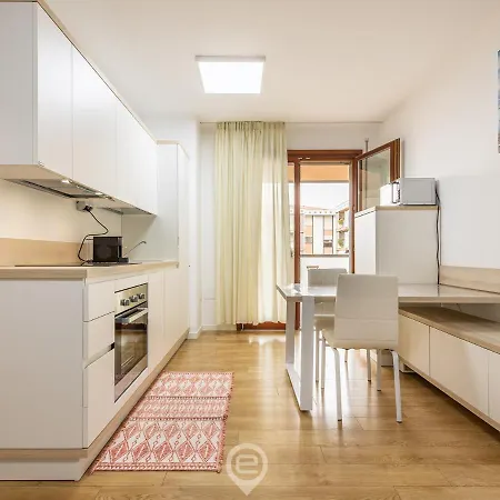 Carla's - Wonderful Location Apartment Cagliari